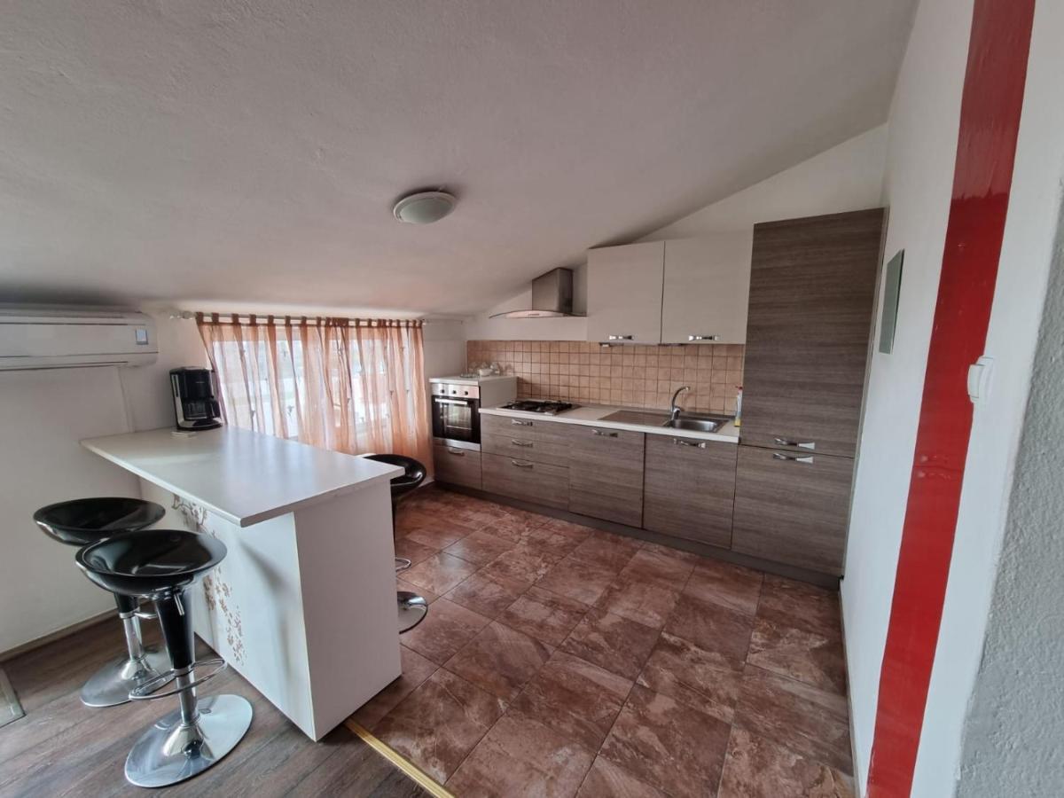 Apartments Nada Krk Town Bagian luar foto