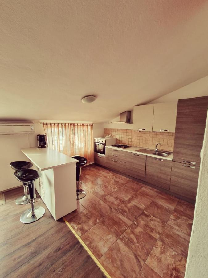 Apartments Nada Krk Town Bagian luar foto
