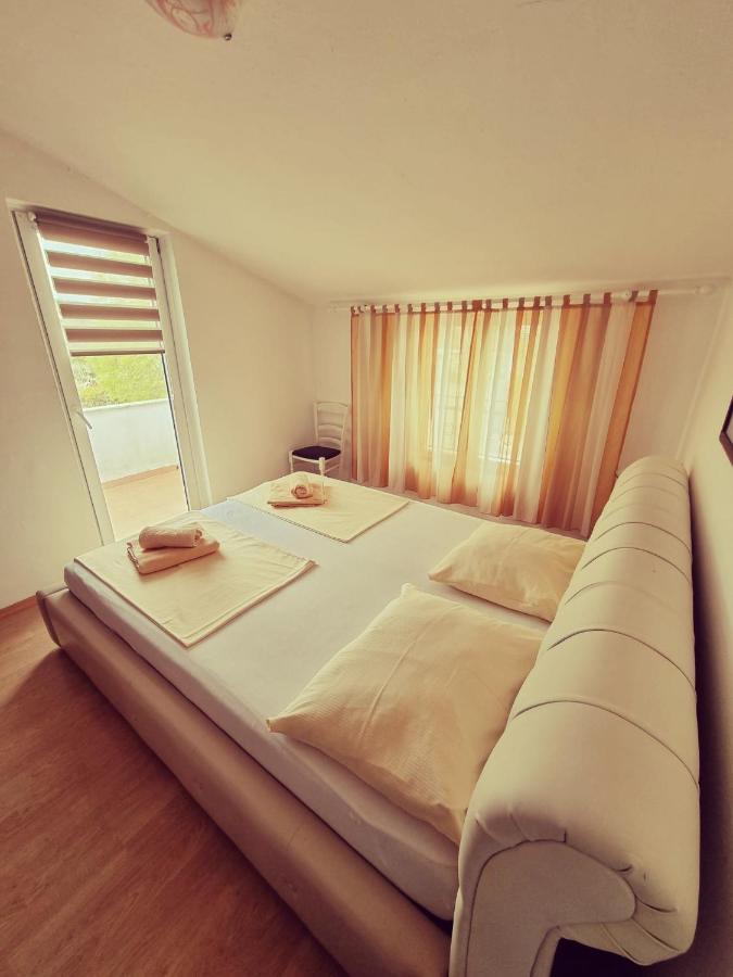 Apartments Nada Krk Town Bagian luar foto